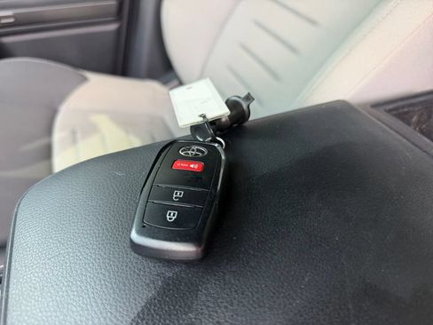 Used 2025 Toyota Tacoma TRD Sport AWD/4WD image 24