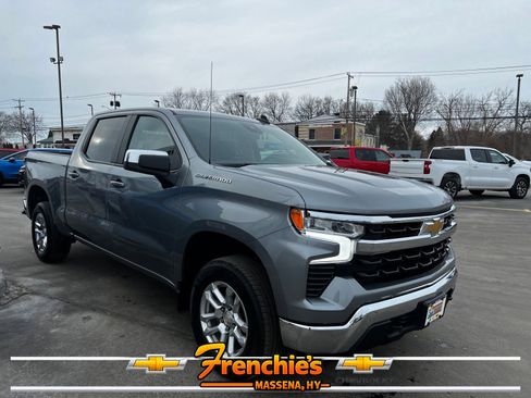 Used 2023 Chevrolet Silverado 1500 LT AWD/4WD image 3