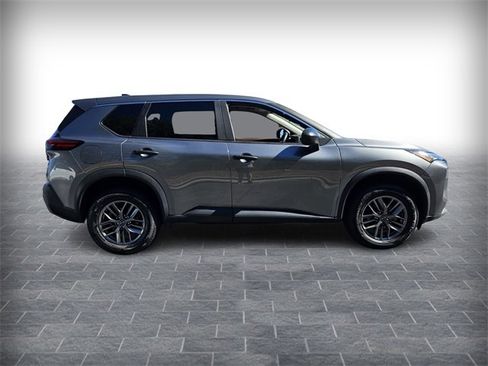Used 2023 Nissan Rogue S image 4