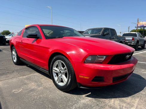 Used 2010 Ford Mustang Coupe RWD image 7