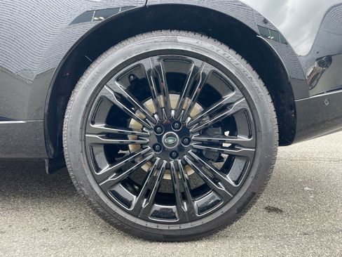 Certified 2025 Land Rover Range Rover SE image 10