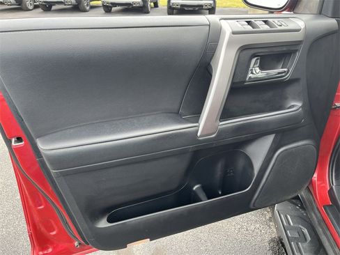 Used 2020 Toyota 4Runner SR5 Premium image 23