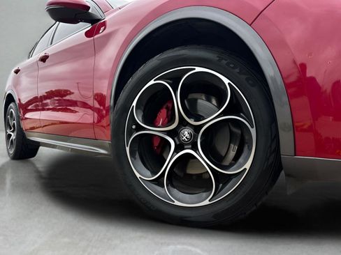 Used 2022 Alfa Romeo Stelvio Ti image 8