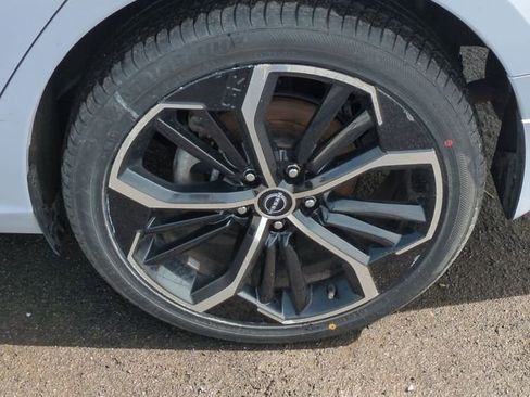 Used 2024 Nissan Altima 2.5 SR AWD/4WD image 25