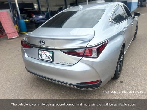 Used 2022 Lexus ES 300h F Sport w/ Accessory Package 2 FWD image 8