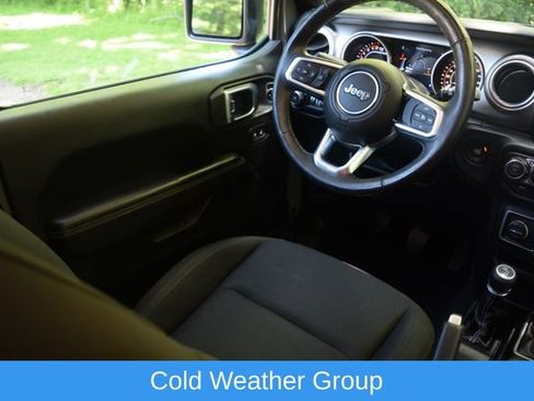Used 2018 Jeep Wrangler Unlimited Sahara AWD/4WD image 2
