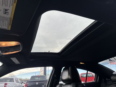 Used 2018 Dodge Charger GT image 19