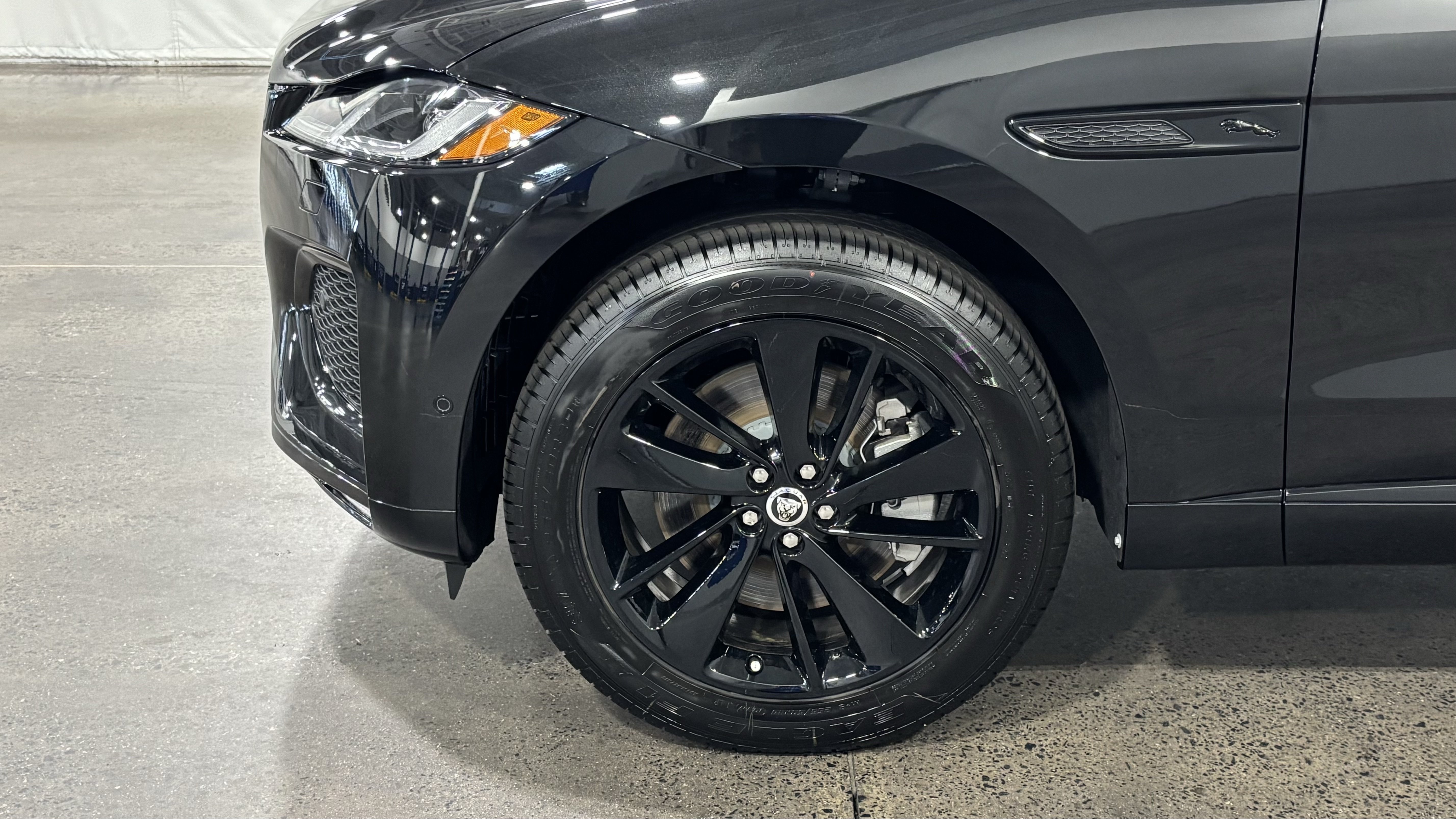 New 2026 Jaguar F-PACE R-Dynamic S AWD/4WD image 10