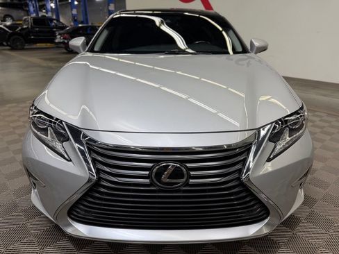 Used 2016 Lexus ES 350 w/ Luxury Package w/Wood Trim FWD image 2