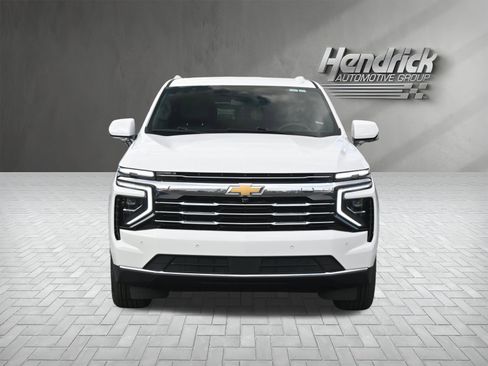 Used 2025 Chevrolet Tahoe LT AWD/4WD image 3