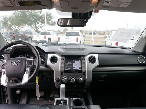 Used 2018 Toyota Tundra SR5 image 20