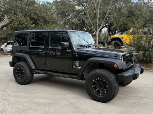 Used 2012 Jeep Wrangler Unlimited Sport image 15