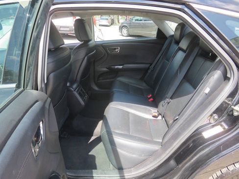 Used 2016 Toyota Avalon Limited w/ Toyota Safety Sense Package FWD image 19