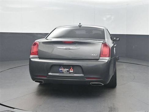 Used 2019 Chrysler 300 S image 34