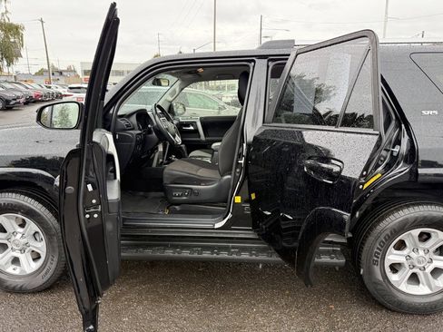 Used 2019 Toyota 4Runner SR5 image 22