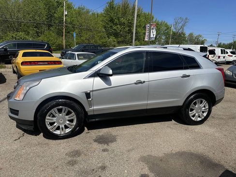 Used 2011 Cadillac SRX Luxury FWD image 3