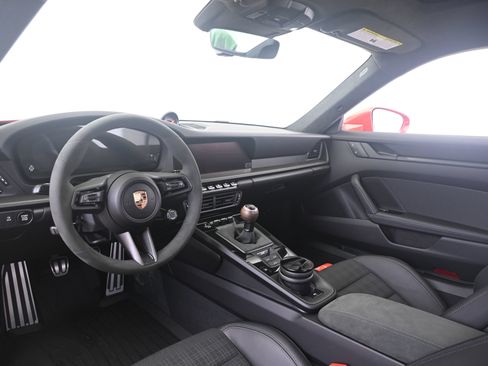 Certified 2026 Porsche 911 Carrera T RWD image 25