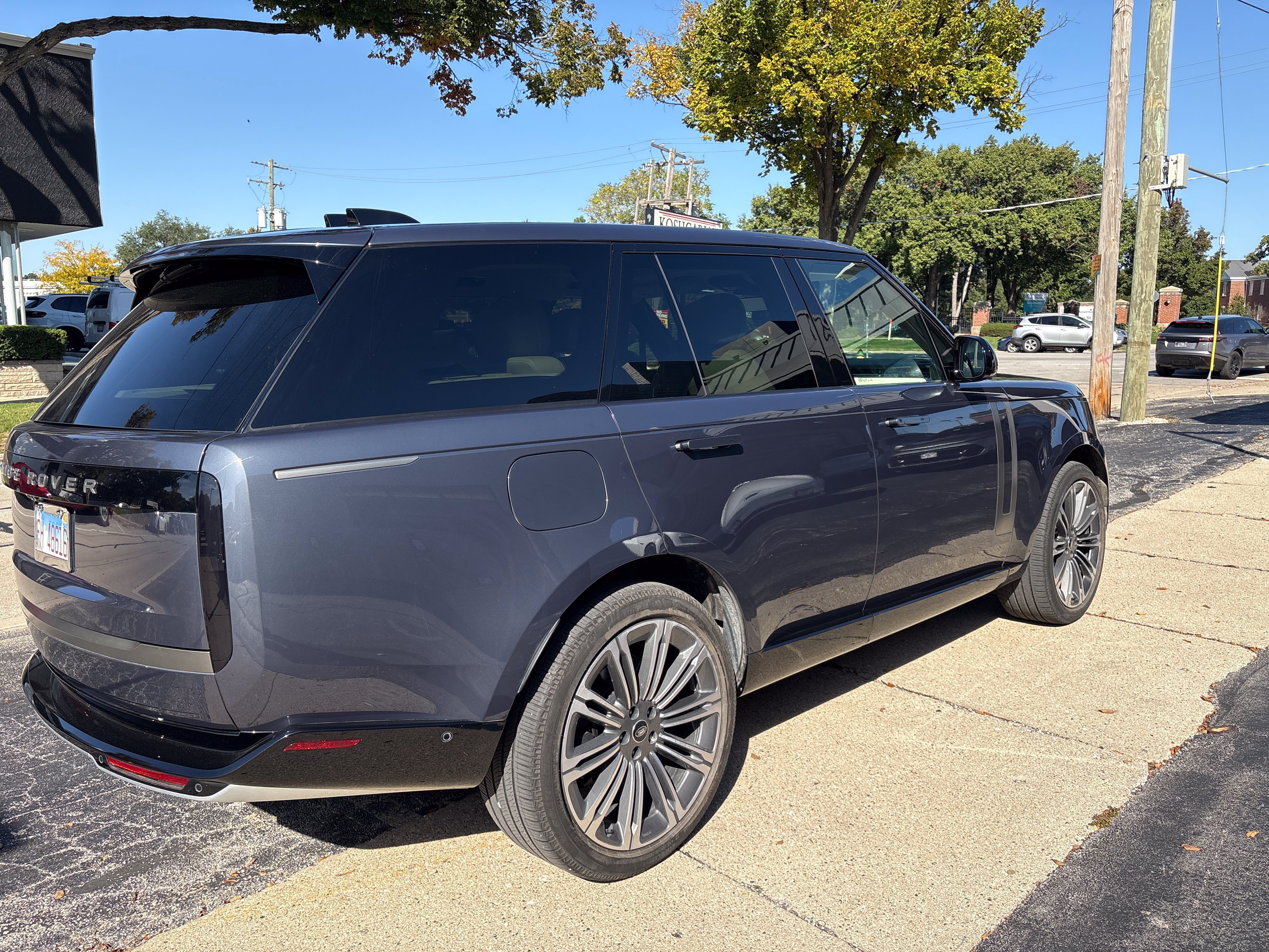 Used 2025 Land Rover Range Rover SE AWD/4WD image 10