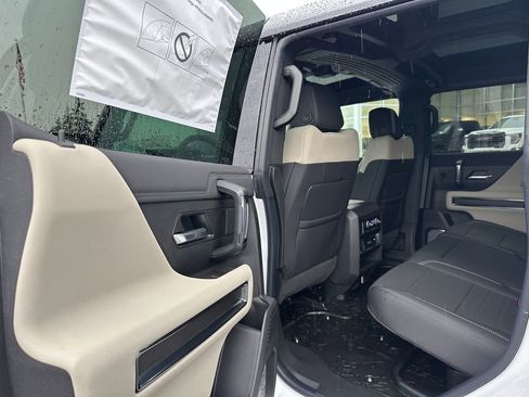 New 2026 GMC Hummer EV 4x4 Crew Cab image 16