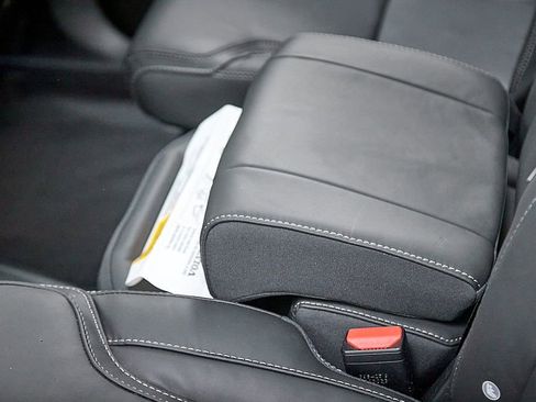 Certified 2023 Volvo XC90 T8 Ultimate w/ Lounge Package image 24