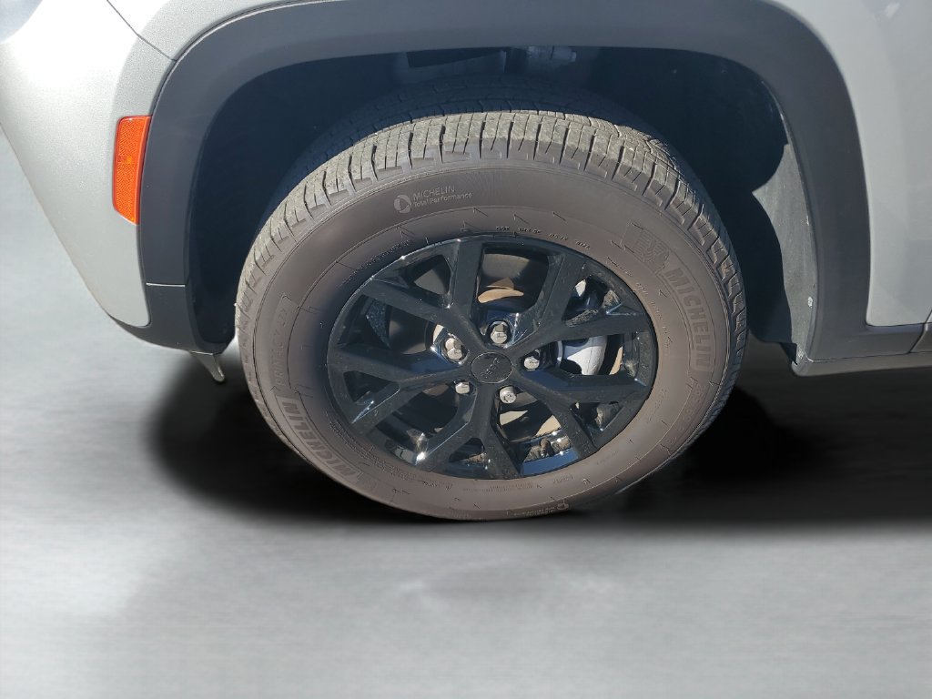 Used 2026 Jeep Grand Cherokee Altitude RWD image 27