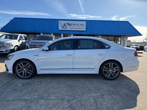 Used 2017 Volkswagen Passat 1.8T R-Line image 8
