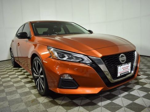 Used 2020 Nissan Altima 2.0 SR image 3