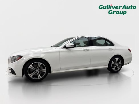 Used 2017 Mercedes-Benz E 300 4MATIC image 2