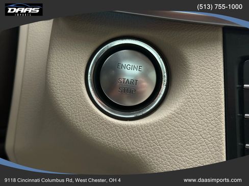 Used 2016 Mercedes-Benz E 350 4MATIC Sedan image 45