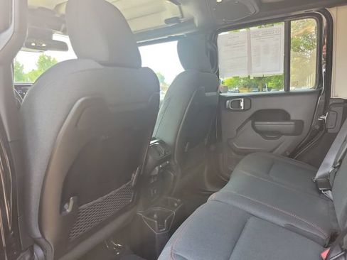 Used 2026 Jeep Wrangler Unlimited Rubicon AWD/4WD image 32