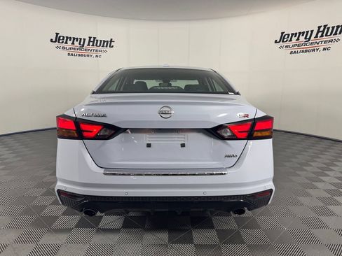 Used 2023 Nissan Altima 2.5 SR AWD/4WD image 8