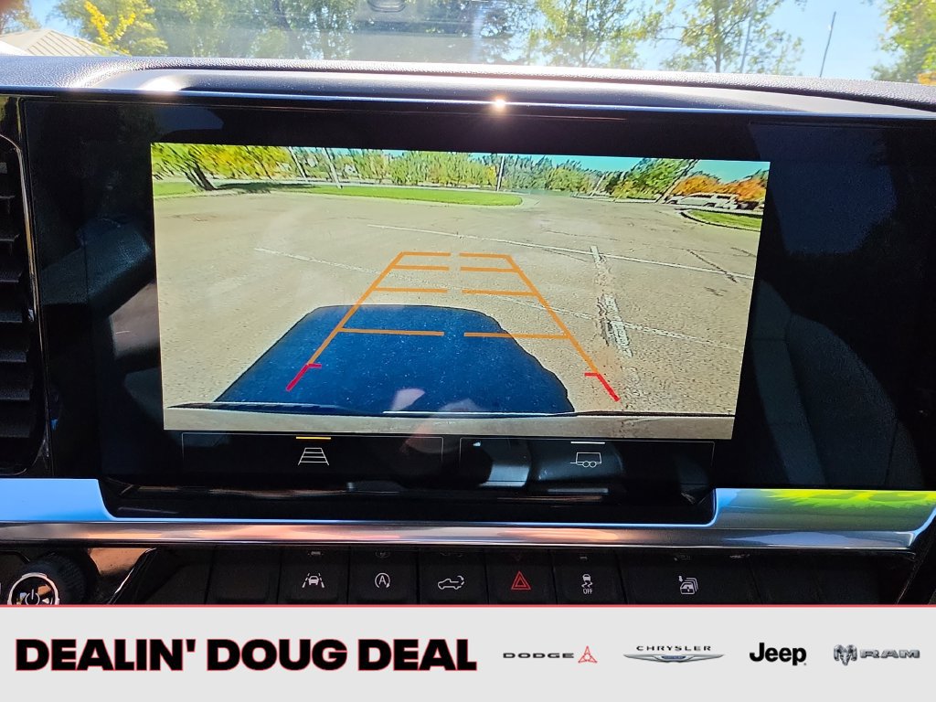 Used 2025 Chevrolet Silverado 1500 LT AWD/4WD image 21