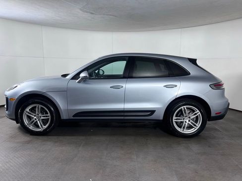 Certified 2025 Porsche Macan AWD/4WD image 2