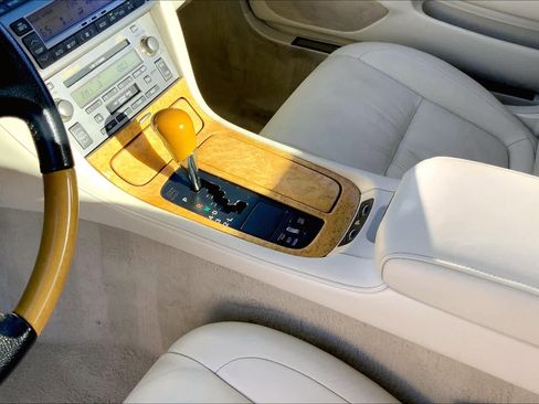 Used 2004 Lexus SC 430 Convertible image 14