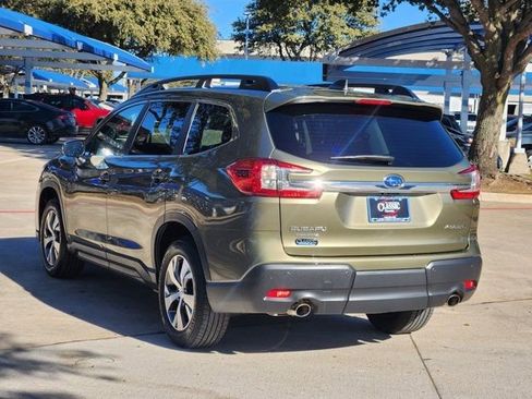 Used 2023 Subaru Ascent Premium w/ Convenience Package image 3