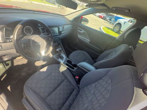 Used 2019 Kia Niro LX FWD image 13