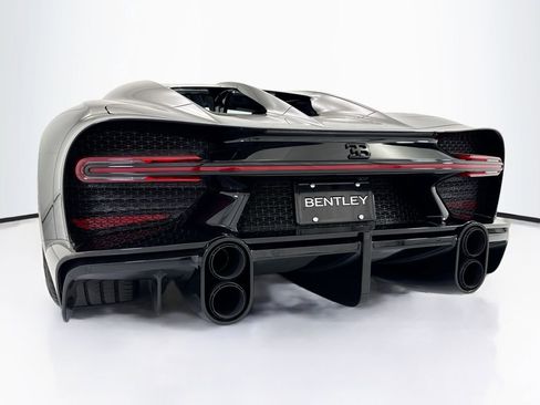 Used 2023 Bugatti Chiron Super Sport AWD/4WD image 10