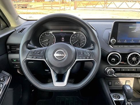 Used 2024 Nissan Sentra SV image 5