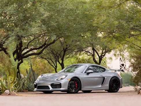 Used 2016 Porsche Cayman GT4 image 4