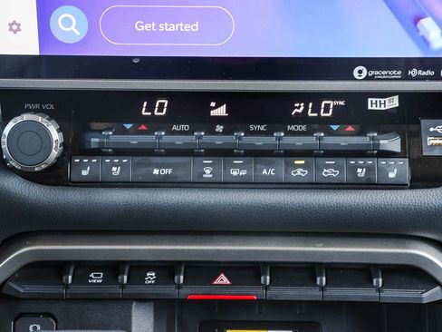 Used 2023 Toyota Tundra Limited image 17