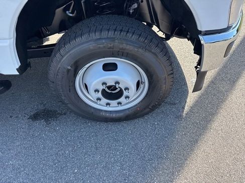 New 2026 Ford F350 XL w/ XL Chrome Package image 17