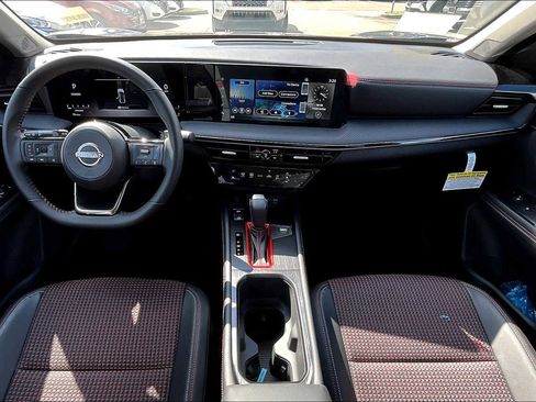 New 2025 Nissan Kicks SR image 5