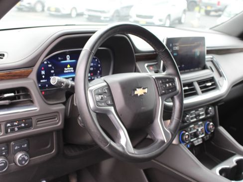 Used 2023 Chevrolet Suburban Premier AWD/4WD image 10