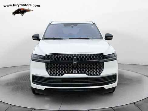 Used 2025 Lincoln Navigator L Reserve image 8