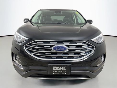 Used 2023 Ford Edge Titanium image 2