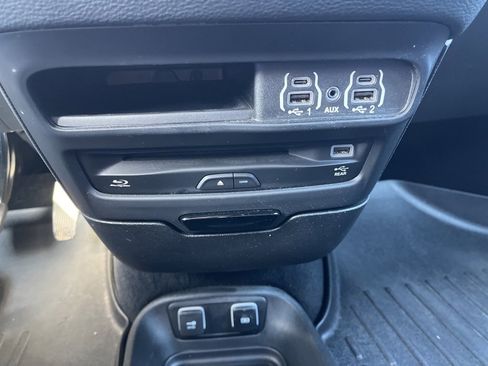 Used 2021 Chrysler Pacifica Touring-L w/ Uconnect Theater Family Group image 22