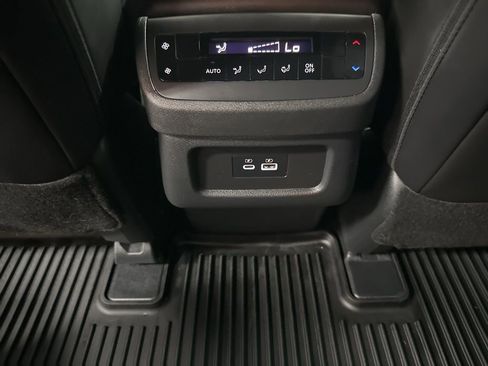 Used 2024 Nissan Pathfinder Rock Creek AWD/4WD image 32
