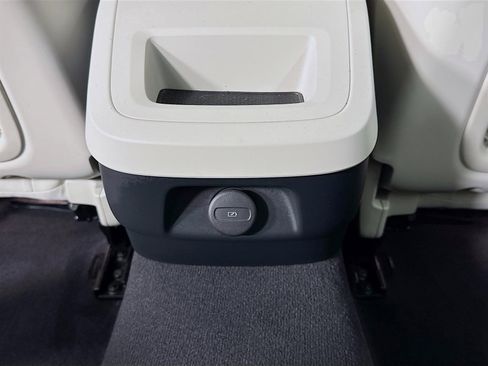 Used 2021 Volvo S60 T5 Momentum w/ Protection Package Premier image 28