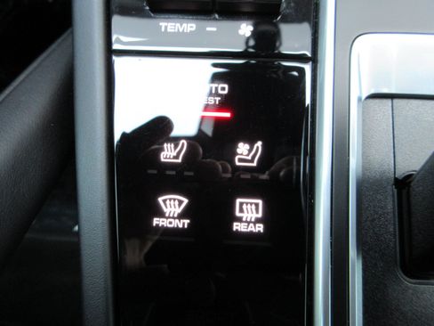 Used 2021 Porsche Cayenne GTS AWD/4WD image 52