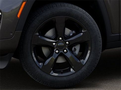 New 2025 Jeep Grand Cherokee Limited w/ Luxury Tech Group II image 8